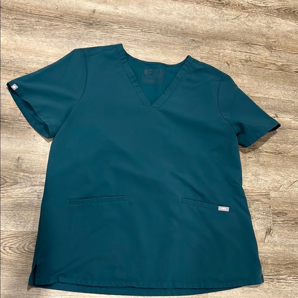 Figs Casma Top in Caribbean Blue XL